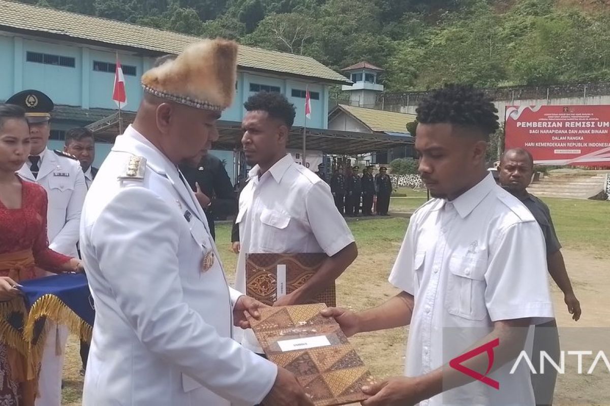 450 napi  lapas narkotika Kelas II A Jayapura mendapat remisi