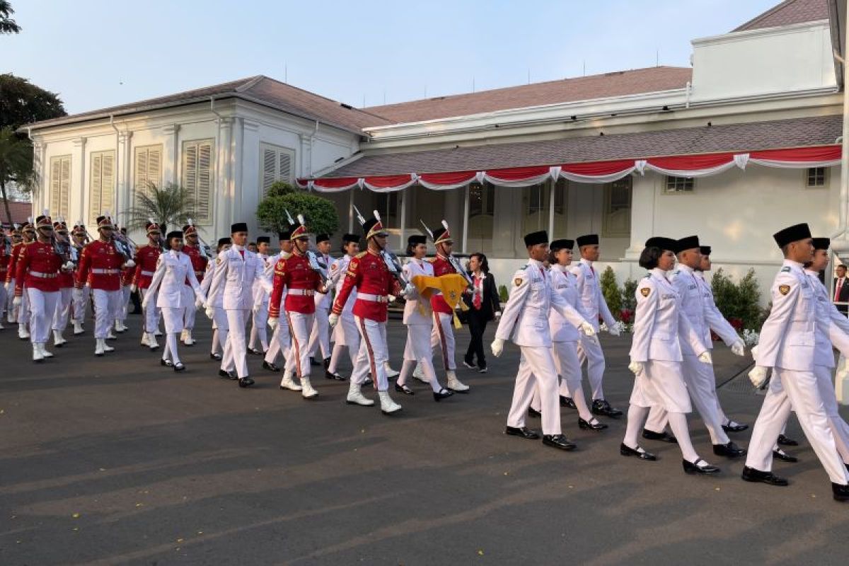 Upacara penurunan bendera HUT ke-78 RI berjalan lancar