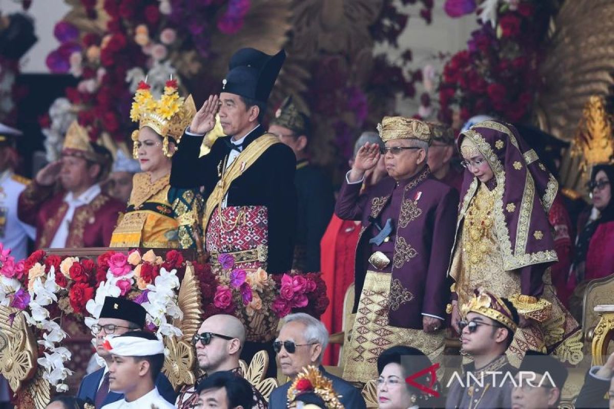 Ibu Negara Iriana kenakan baju adat Bali saat hadiri HUT RI