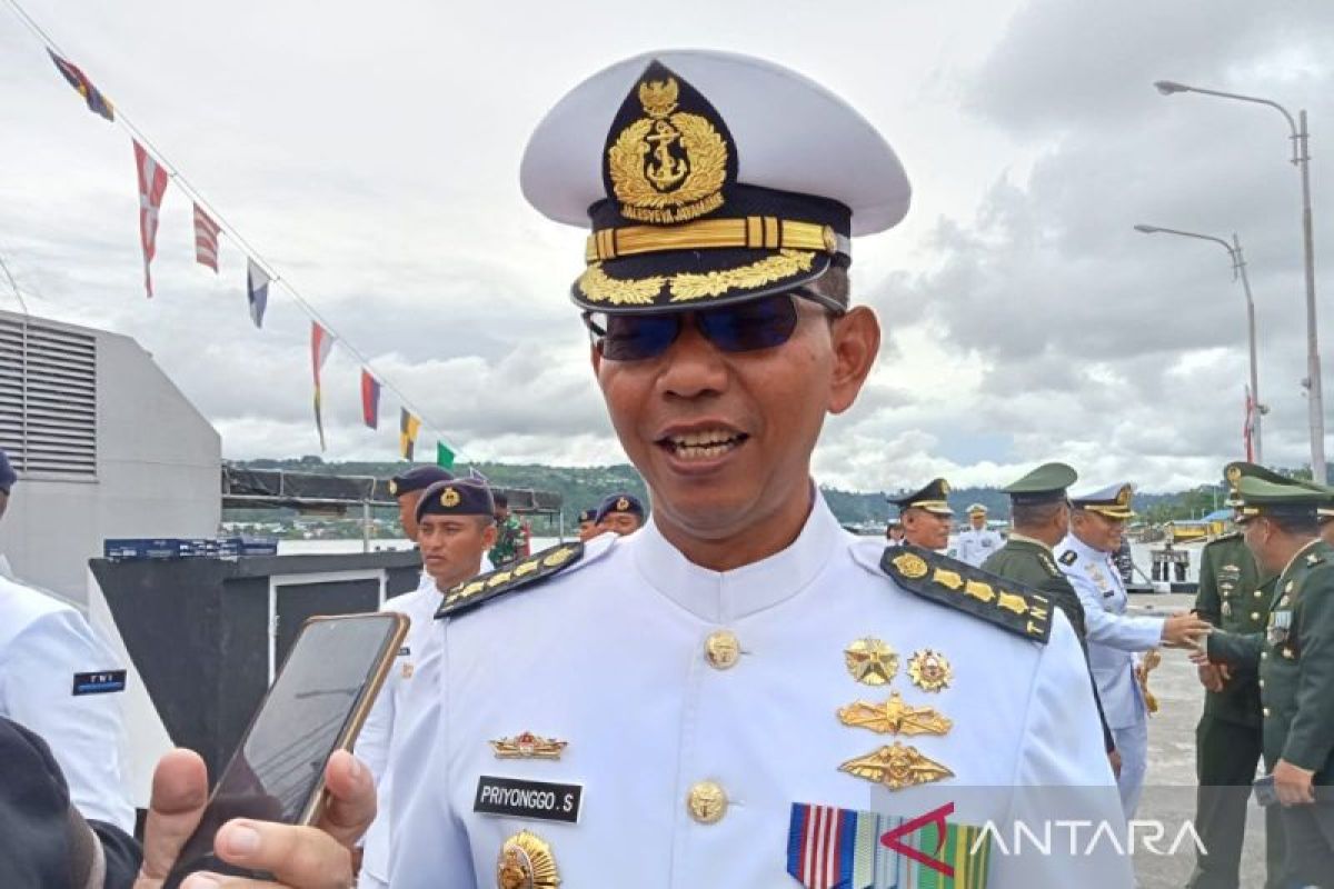 TNI AL ajak generasi muda Manokwari jaga kebersihan laut