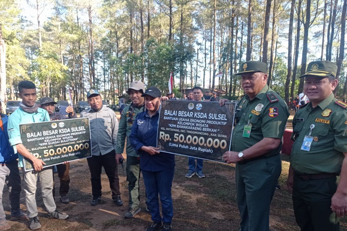 BBKSDA Sulsel beri bantuan dana pemberdayaan ekonomi kepada warga Bawakaraeng