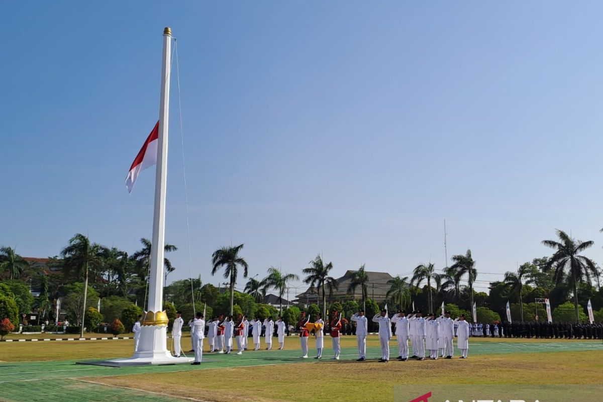 HUT RI - Paskibraka Babel sukses kibarkan bendera merah putih