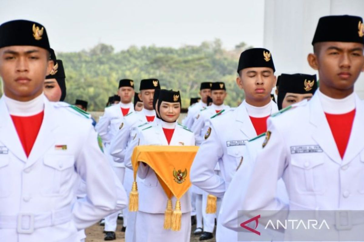 Pemkot Bengkulu beri hadiah umrah 30 anggota Paskibraka