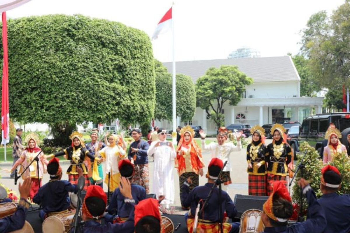 HUT RI, Kesenian musik asal KSB tampil di Istana Negara