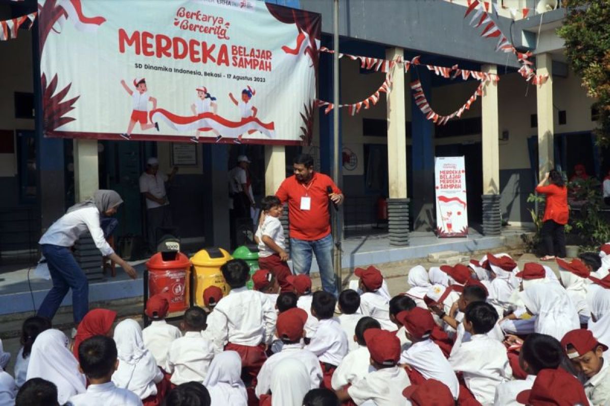 350 pelajar isi HUT RI melalui literasi di Taman Baca Bantargebang