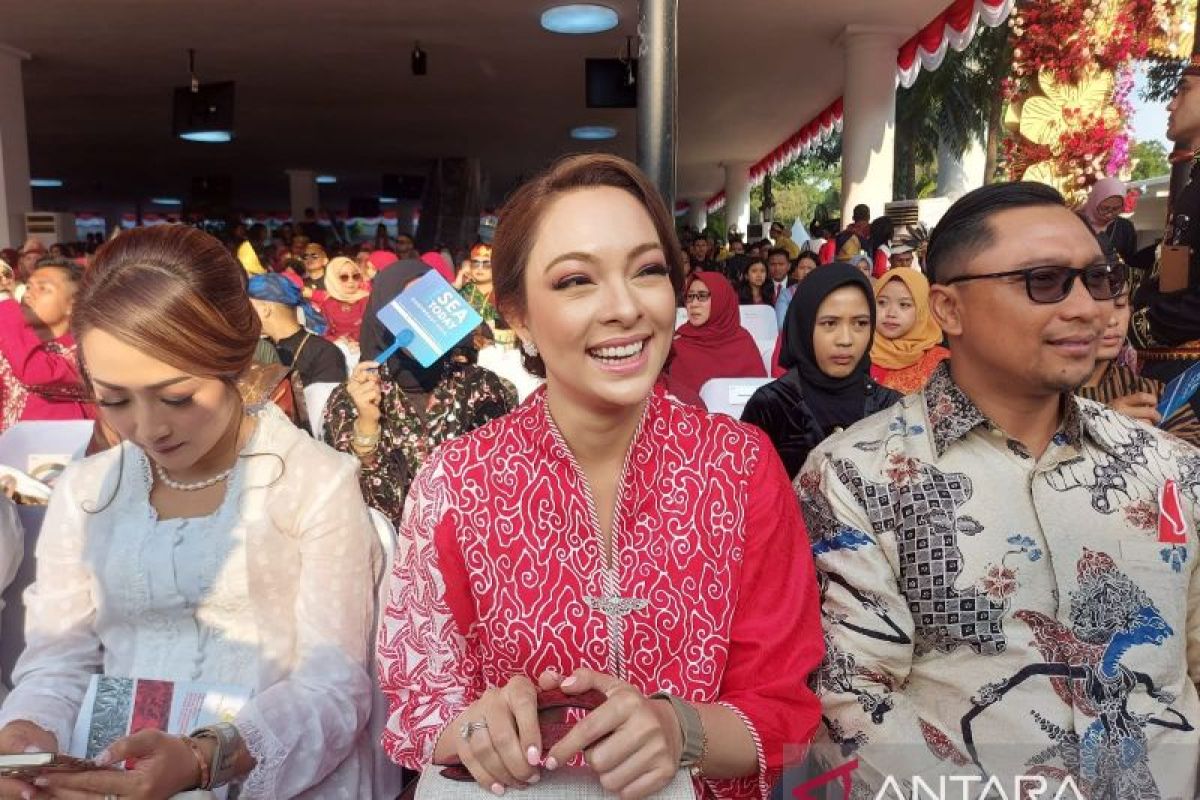 Bersanggul, Reisa Broto hadiri Upacara HUT Kemerdekaan di Istana Merdeka