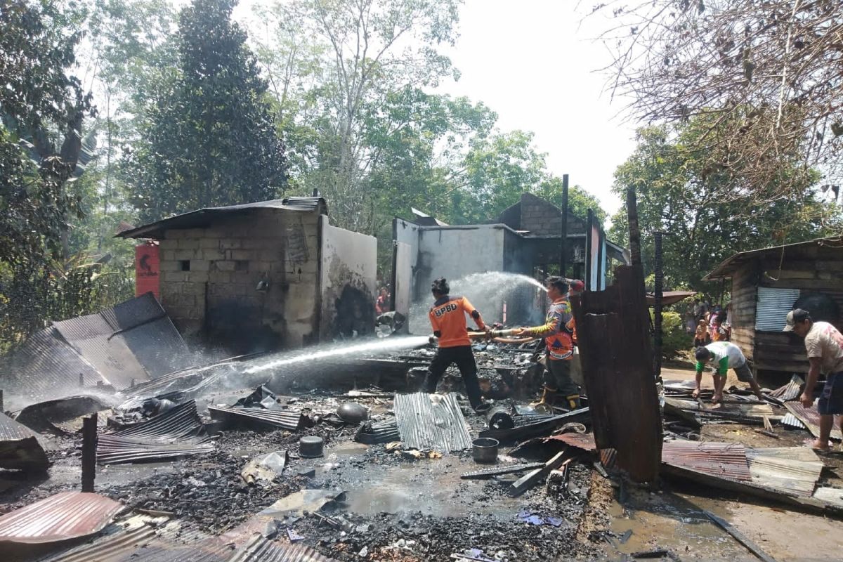 Satu rumah warga di Halong ludes terbakar