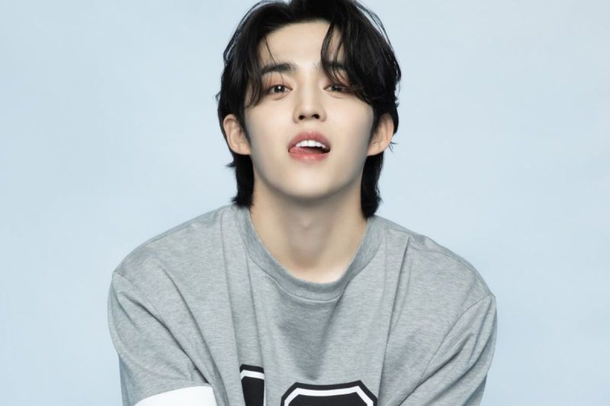 S.Coups SEVENTEEN alami cedera lutut kiri