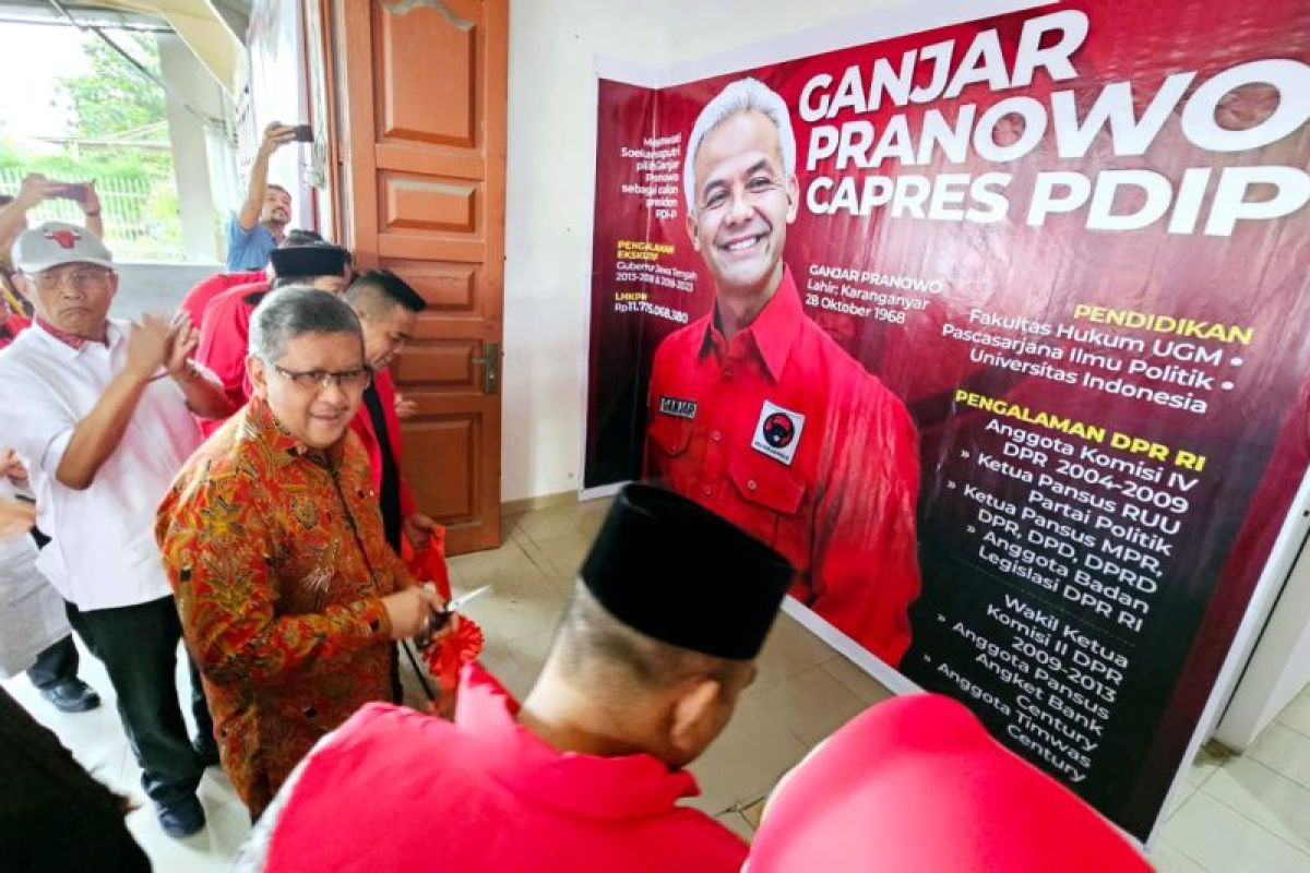 Hasto resmikan Posko Pemenangan Ganjar di Pekanbaru, Bu Mega titip salam