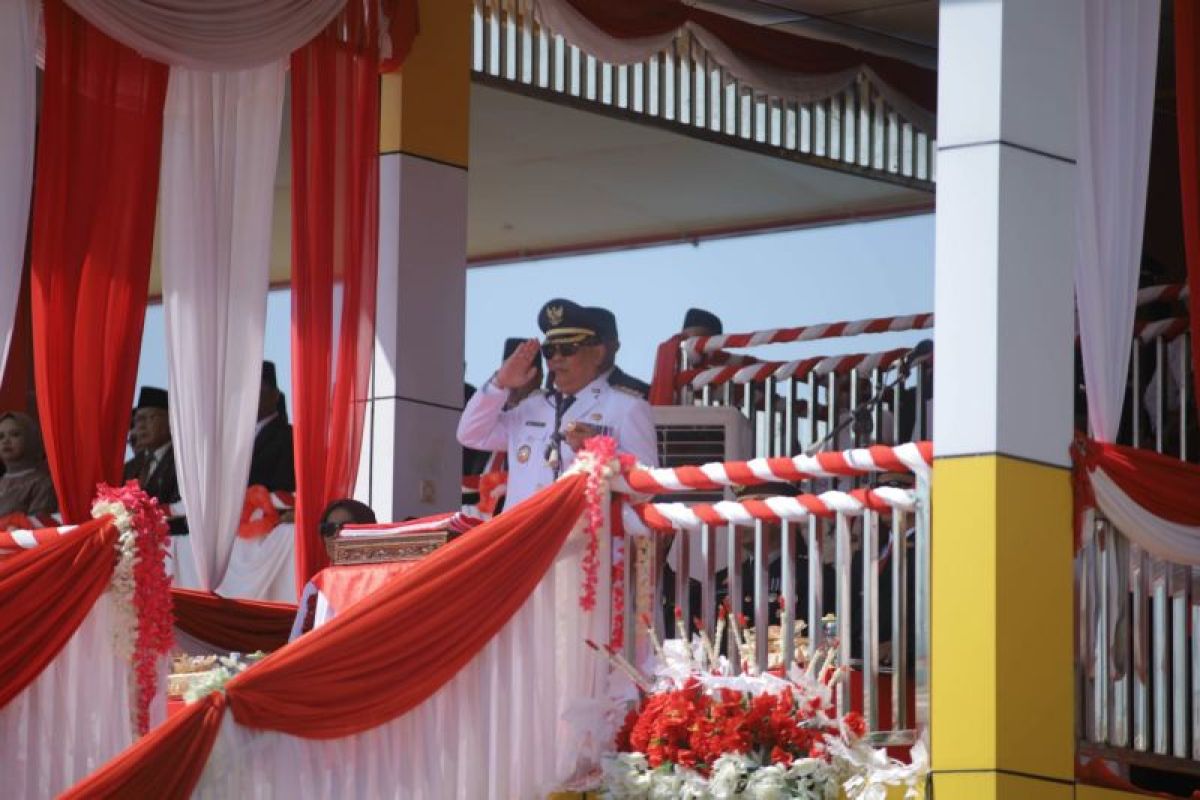 Janda Veteran terima tali asih saat peringatan Kemerdekaan RI di Batola