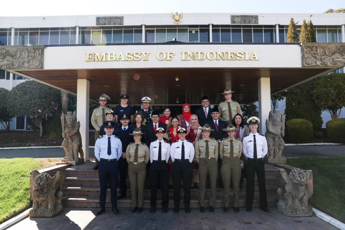 Siswa Australia diajak upacara bendera untuk lebih kenali Indonesia