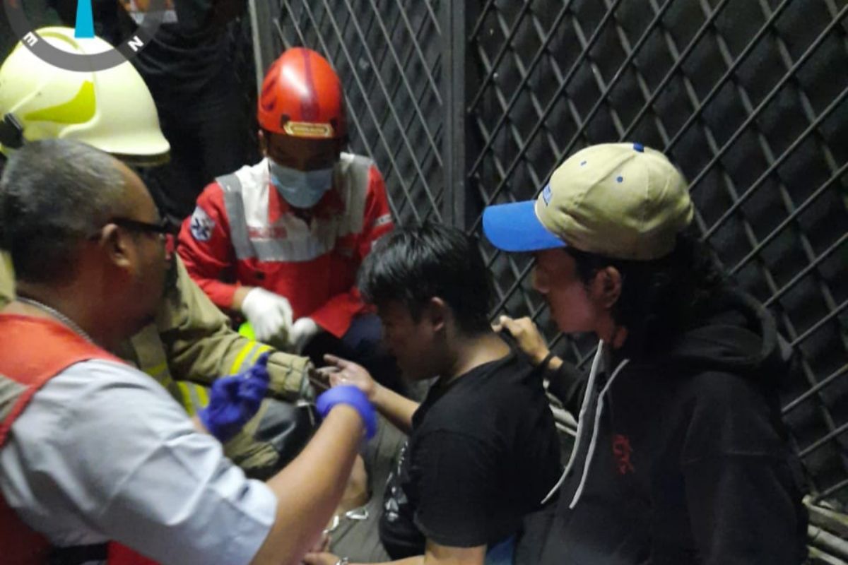 Tiga orang tewas dalam kebakaran hotel di Jakarta