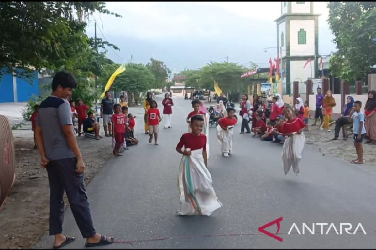 Berbagai lomba tradisional meriahkan HUT ke-78