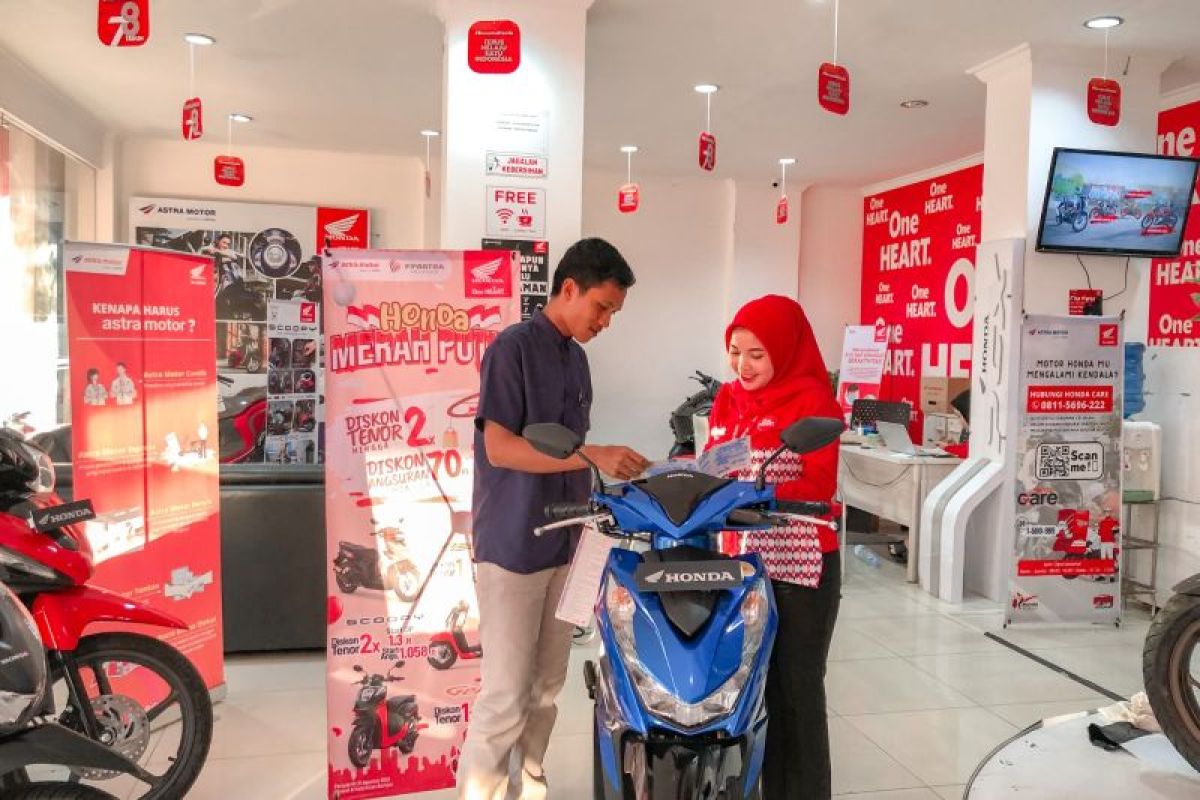 Astra Motor Kalbar beri promo MERAH PUTIH