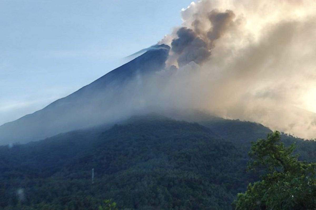 BPBD: 39 KK pulang sementara seiring penurunan aktivitas Gunung Karangetang
