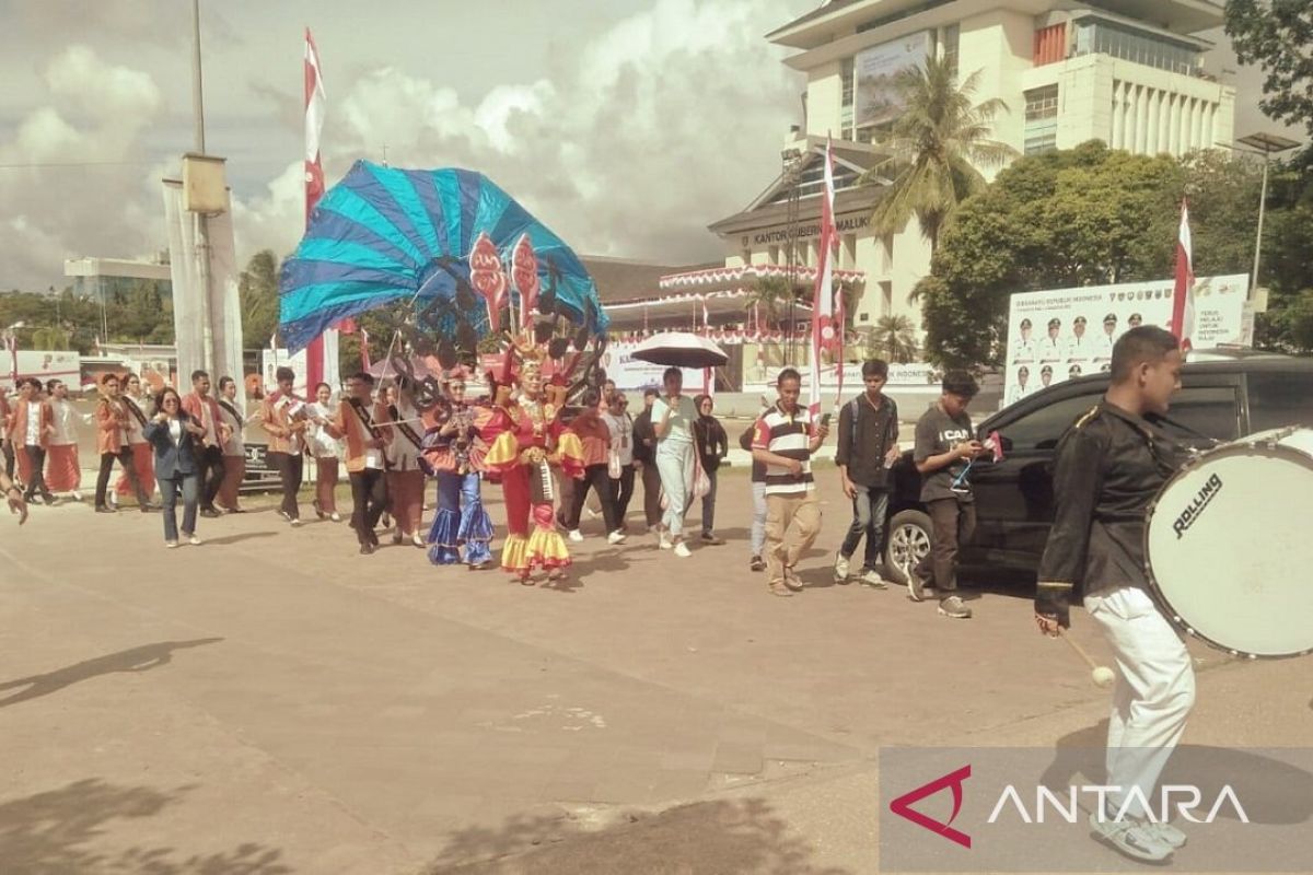 Gubernur Maluku  sebut karnaval budaya tumbuhkan semangat persatuan