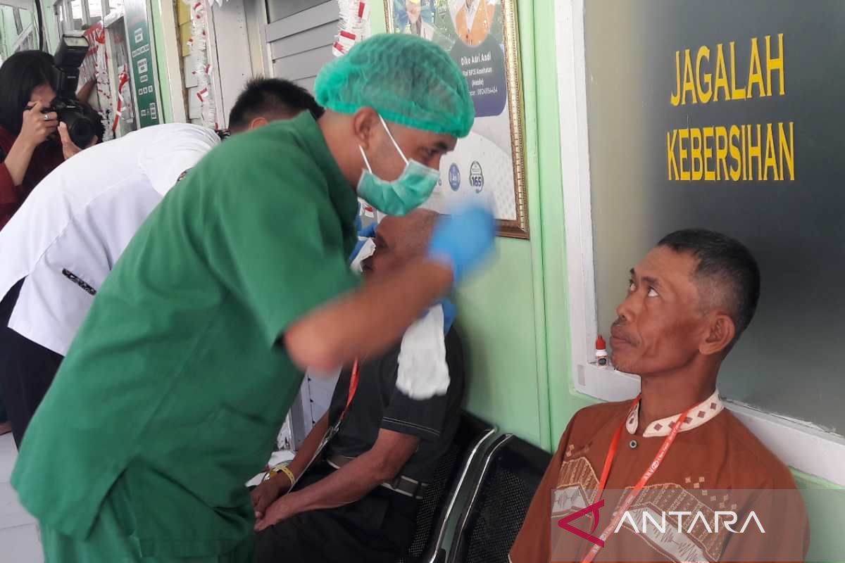 Ratusan pasien ikut operasi katarak gratis di RS Tentara Magelang