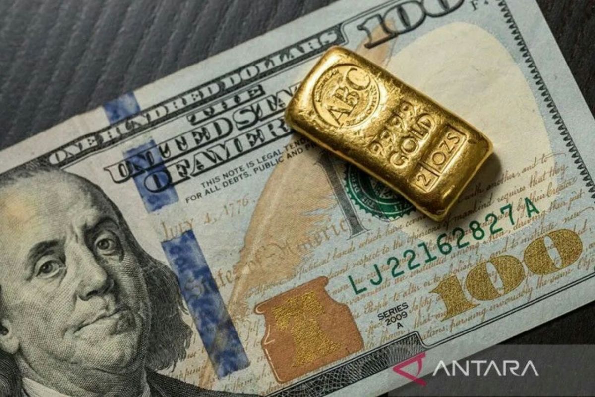 Harga emas menurun seiring penguatan dolar AS