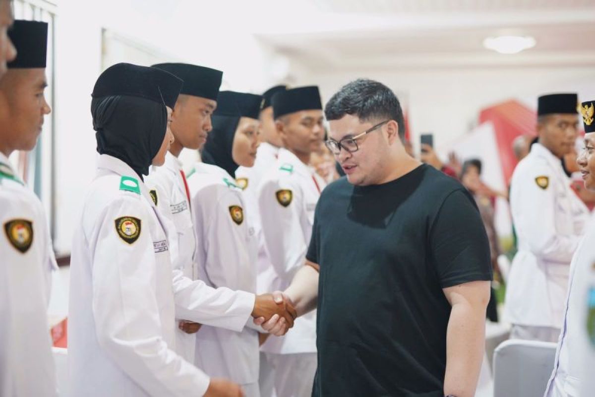 Pemkab Kediri bagikan beasiswa untuk Paskibraka 2023