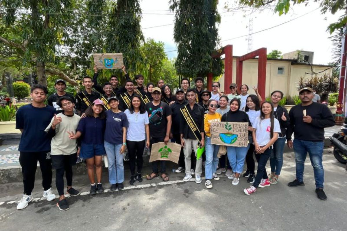 Komunitas MCC bagikan 250 anakan pohon gratis hadiah untuk Maluku