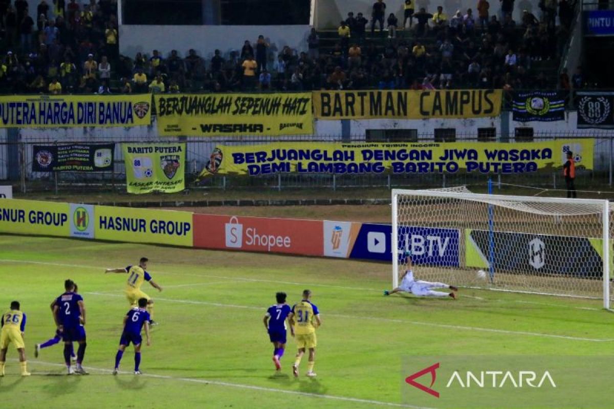 Barito hempaskan Persik