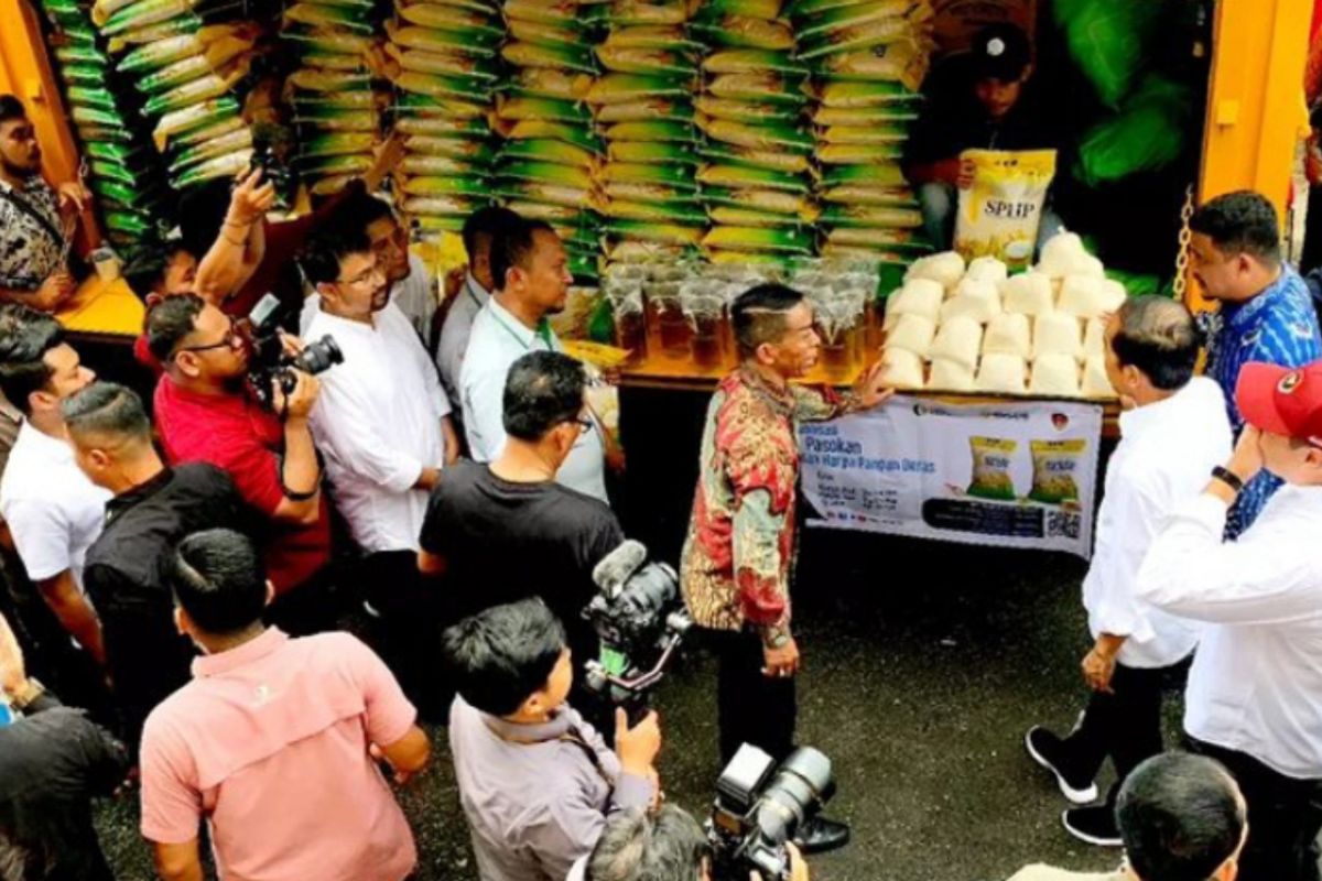 Presiden apresiasi kehadiran mobil pasar murah keliling di Medan