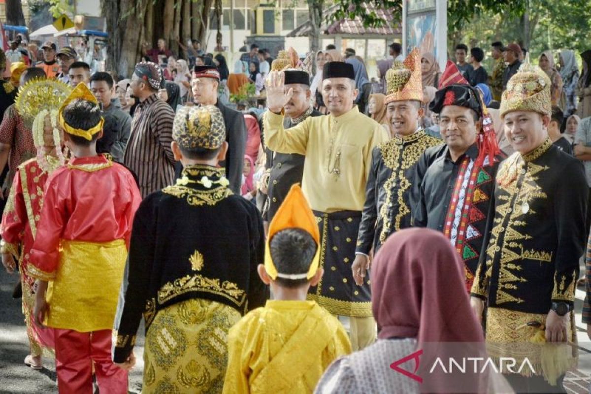 Ribuan peserta meriahkan karnaval budaya HUT Kemerdekaan RI di Sabang