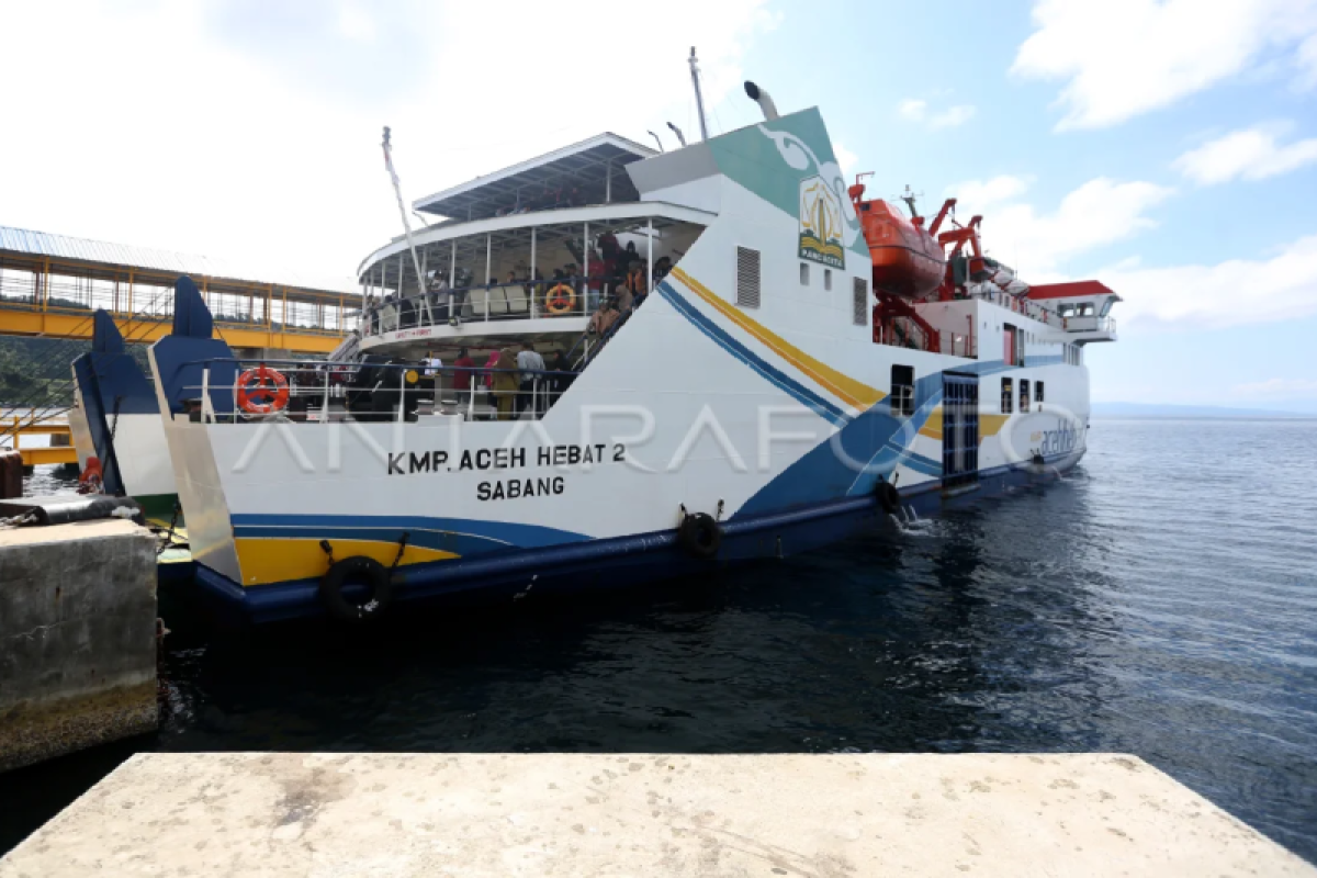 Penumpang kapal tujuan Sabang melompat ke laut