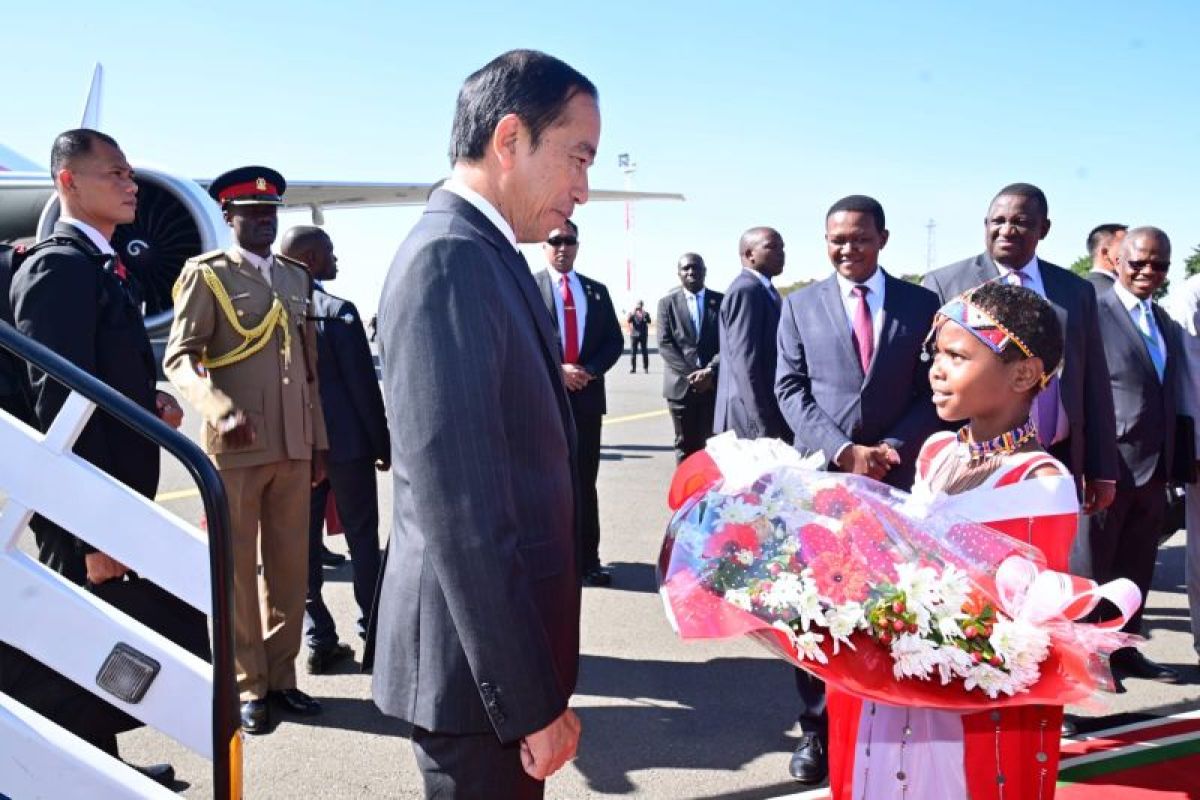 Presiden Jokowi tiba di Kenya
