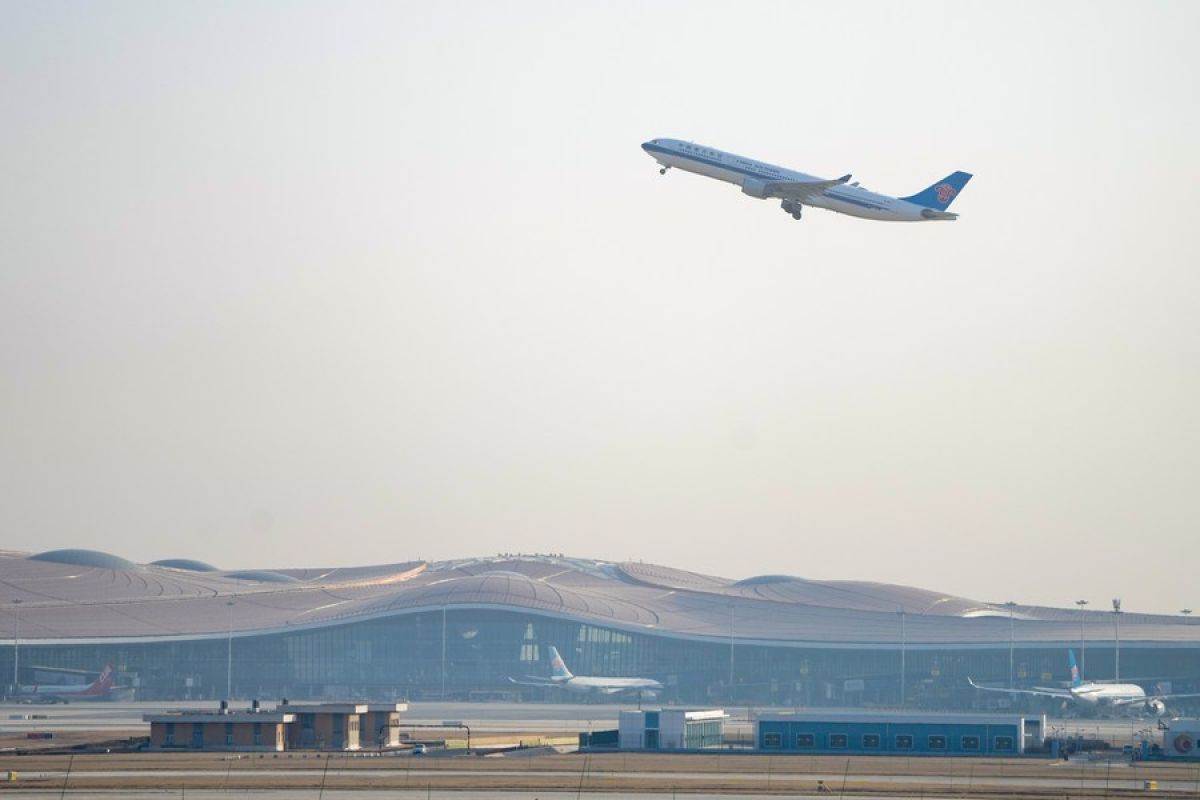 Transportasi penerbangan sipil China catatkan peningkatan
