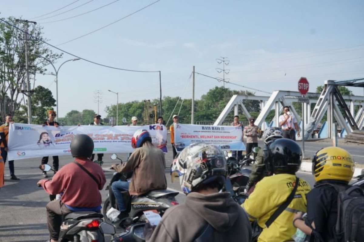 170 perlintasan sebidang di wilayah Daop Semarang belum dijaga