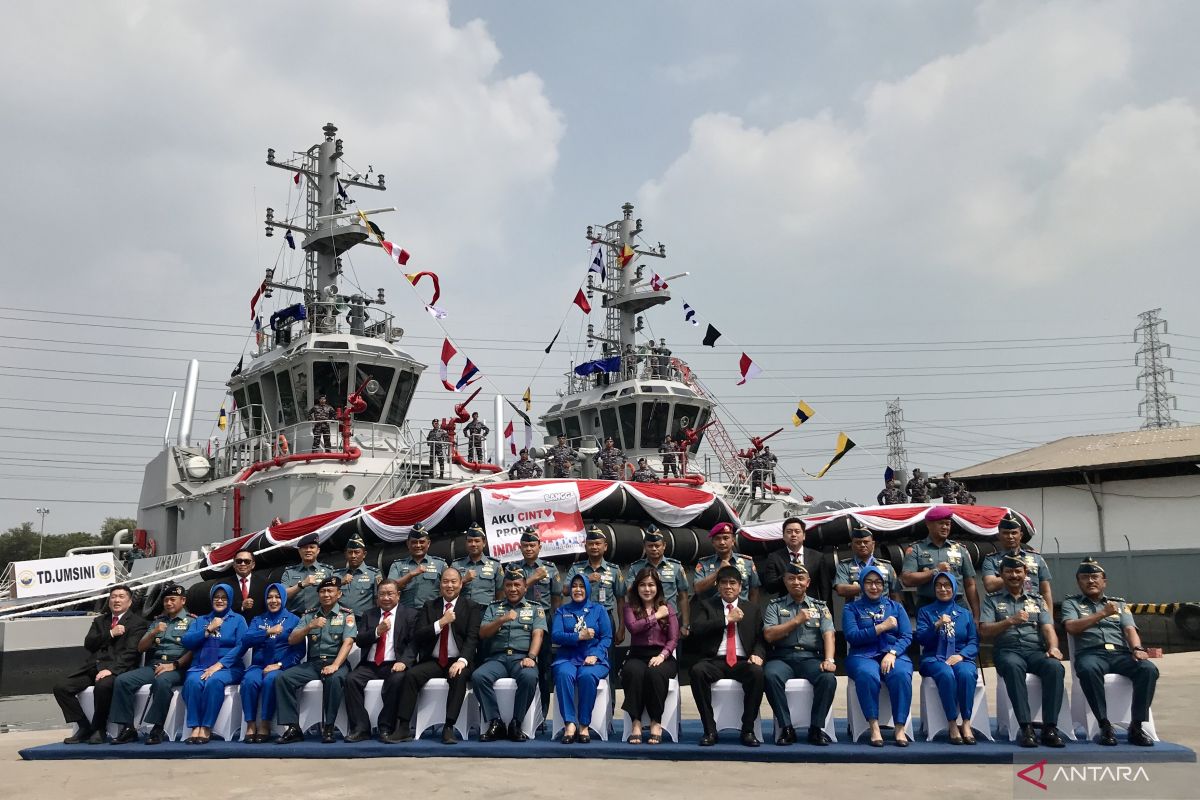 TNI AL terima dua kapal tunda baru buatan galangan kapal dalam negeri