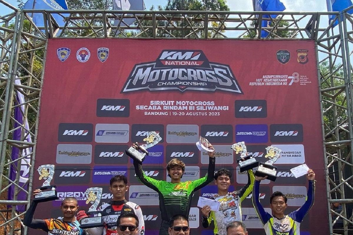 Dua pembalap motorcross Tangerang naik podium di kejurnas Bandung