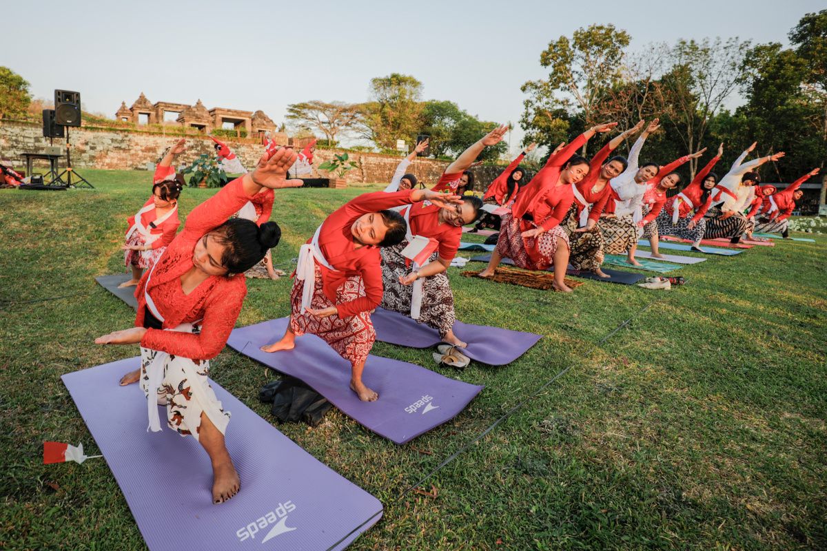 TWC: Sunset Yoga Berkebaya padukan pelestarian budaya dan olahraga