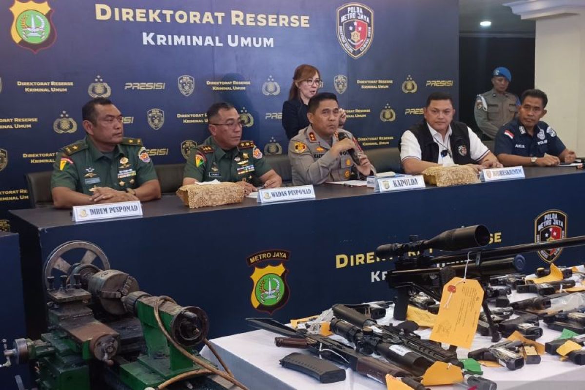 Polisi-TNI beberkan kasus penjualan senjata ilegal