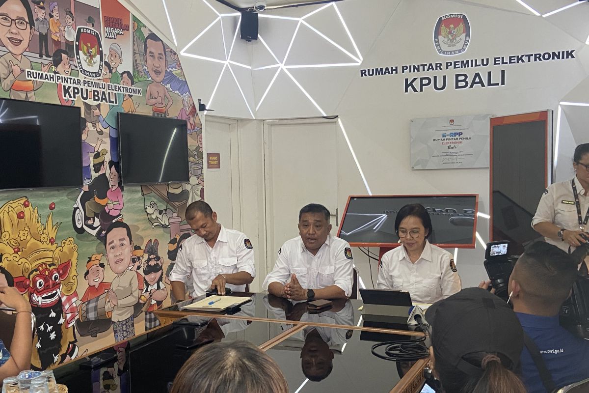 KPU Bali minta daftar calon sementara jangan dulu pasang baliho