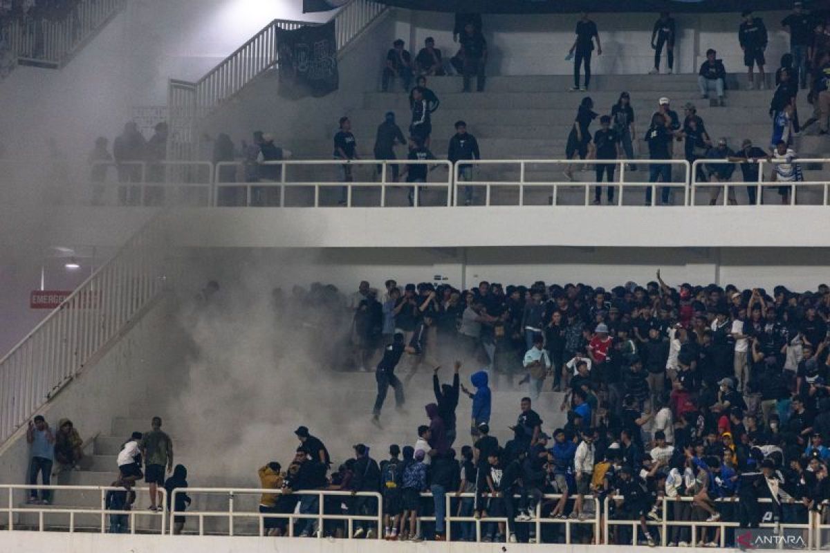 PSIS Semarang-Persib Bandung tersanksi denda akibat kerusuhan suporter