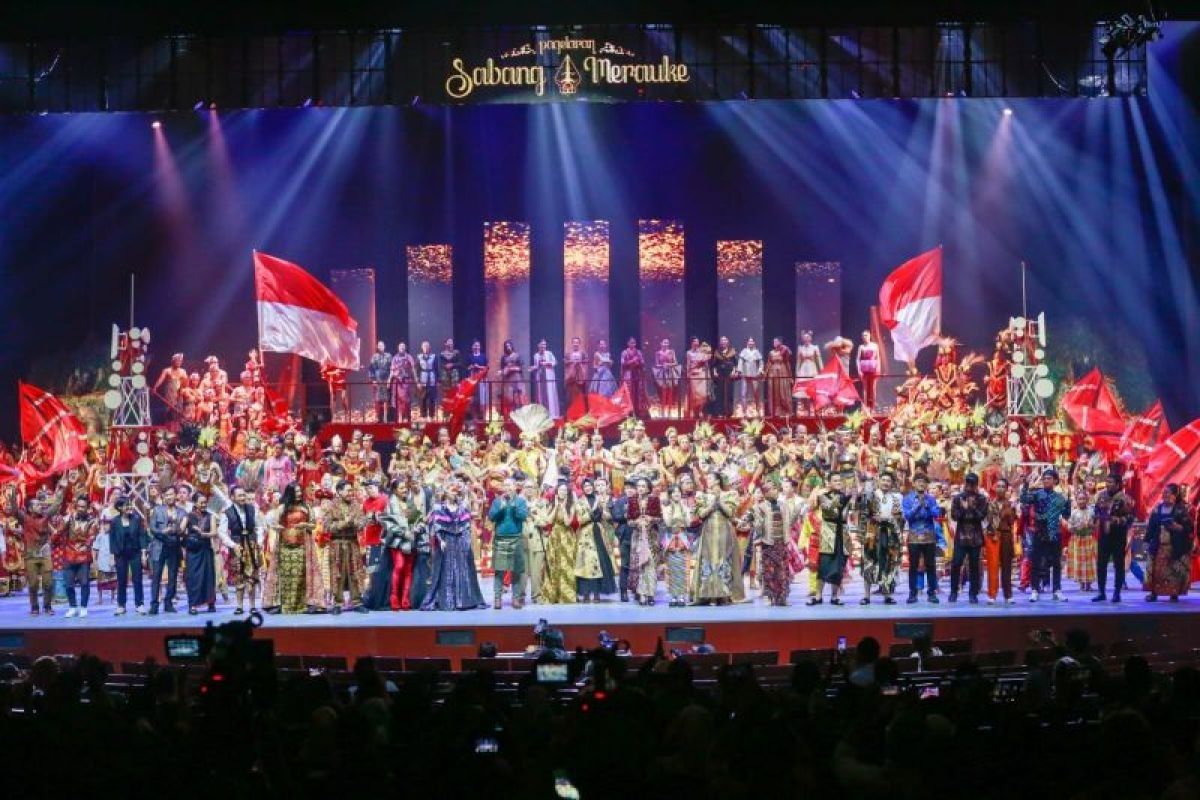 Ratusan seniman tradisional dan nasional tampil di pagelaran Sabang Merauke Pahlawan Nusantara