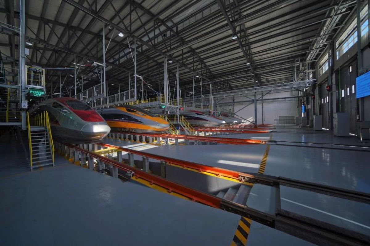 PT KCIC asah kemampuan petugas kereta api cepat rute Jakarta-Bandung melalui transfer teknologi