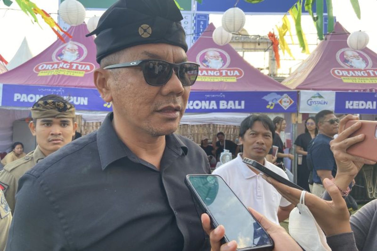 Satpol PP Bali tegaskan berani copot baliho politik yang melanggar