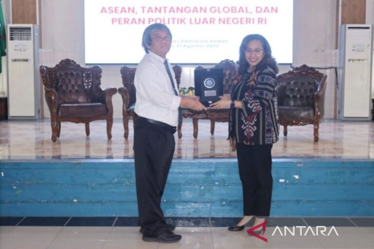 Unpatti Ambon-Kemenlu edukasi mahasiswa tentang tantangan global di ASEAN