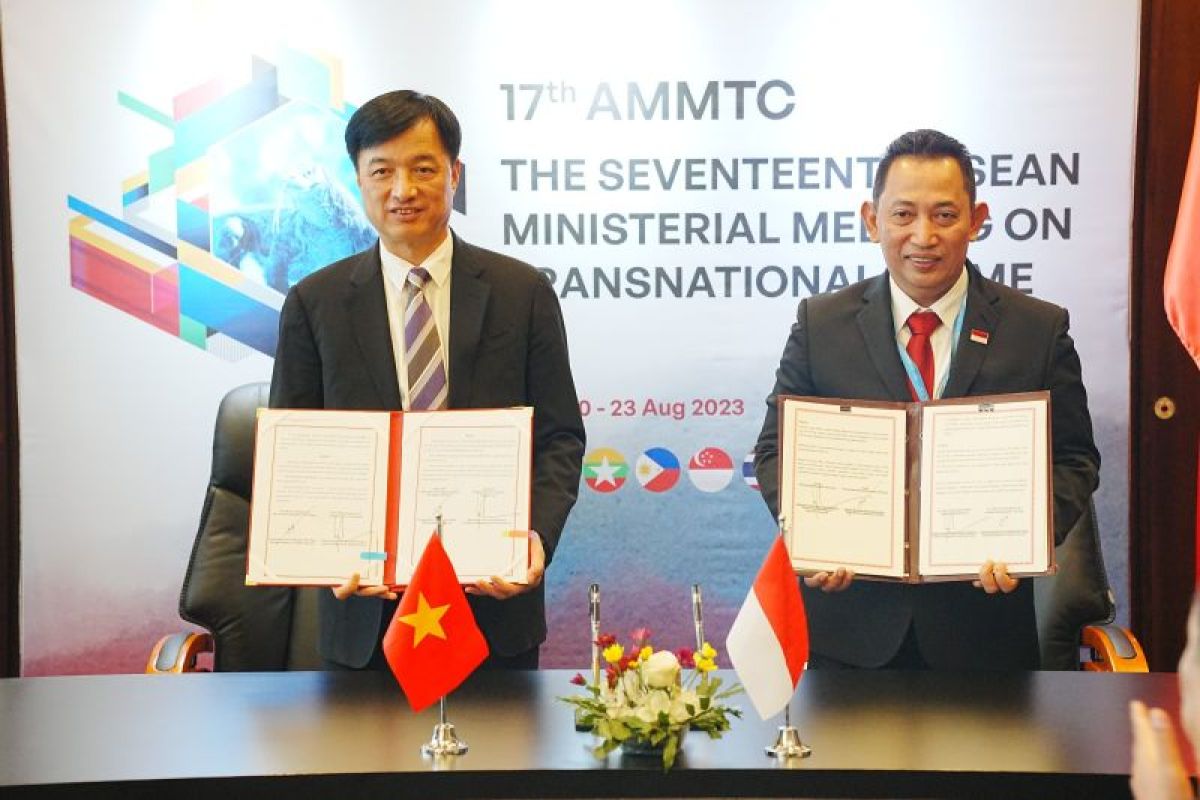 Indonesia dan enam negara ASEAN tandatangani MoU di AMMTC ke-17 Labuan Bajo