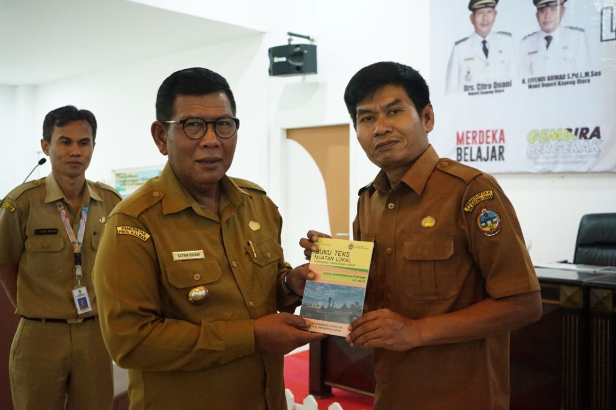 Kayong Utara luncurkan buku mulok pendidikan lingkungan hidup