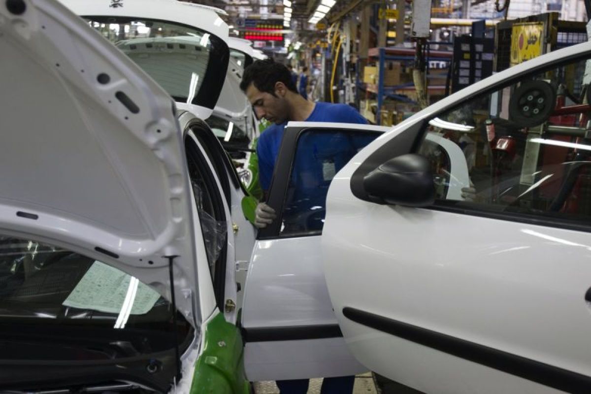 Pembuat mobil top Iran berupaya ekspor 20.000 sedan Tara ke Rusia