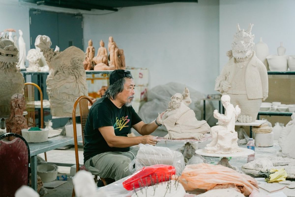 Menilik desa tembikar di Bat Trang