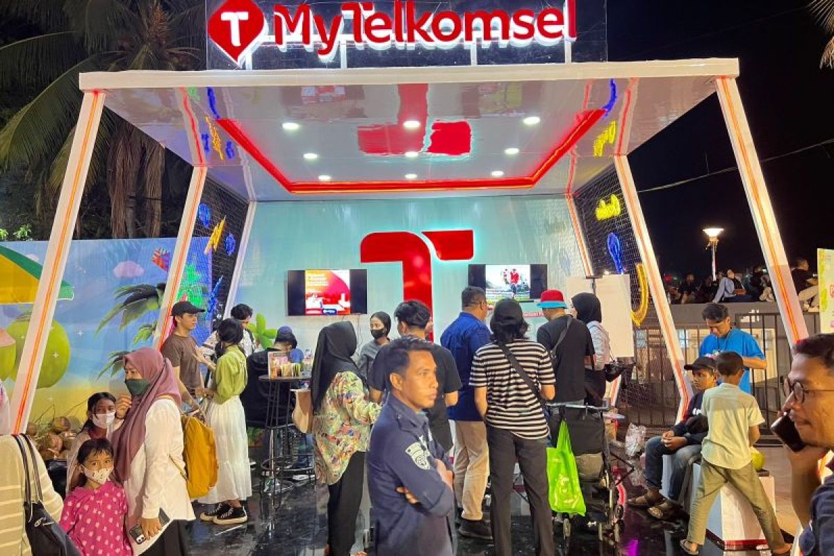 Telkomsel manjakan pelanggan pada momentum Makassar International Eight Festival & Forum