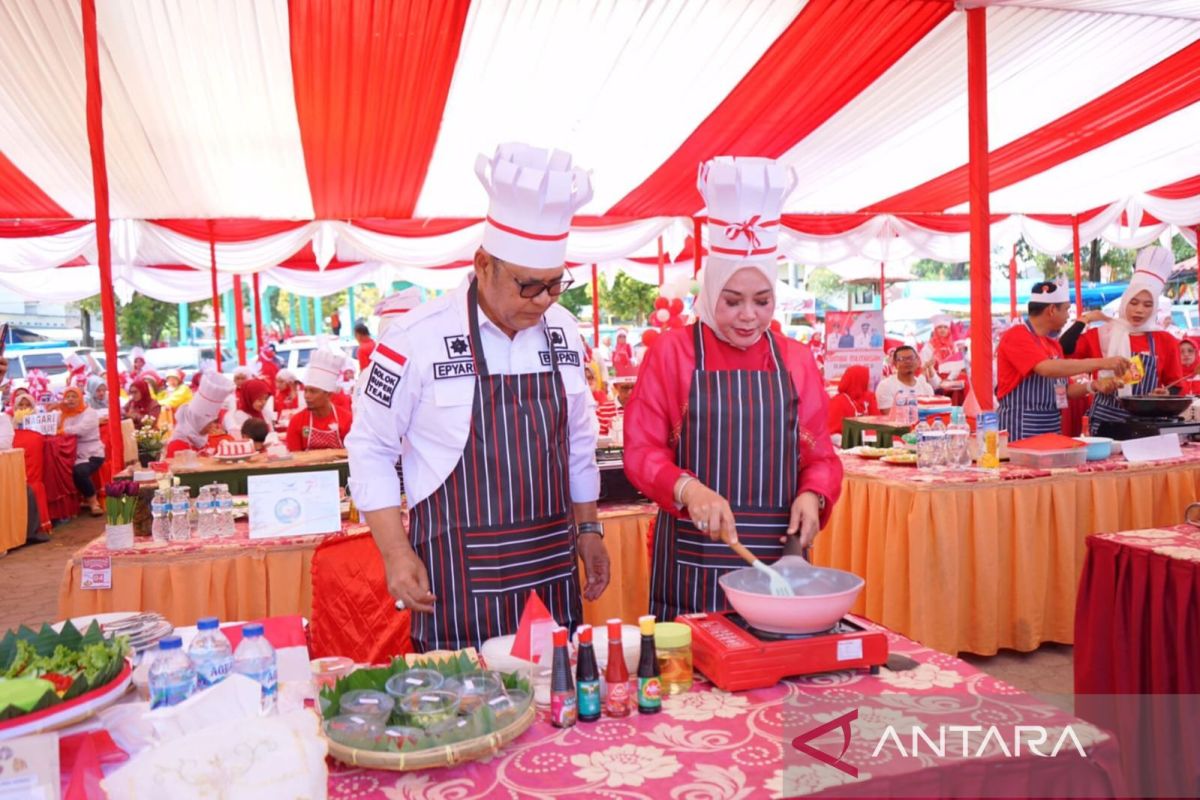 Pemkab Solok gelar lomba masak nasi goreng dan hias kue di HUT ke-78 RI di Solok