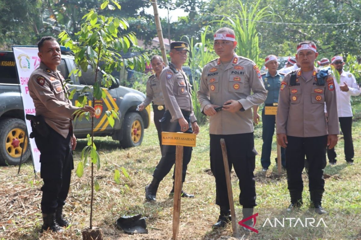 Kapolres Asahan bersama Forkopimda lakukan penanaman pohon