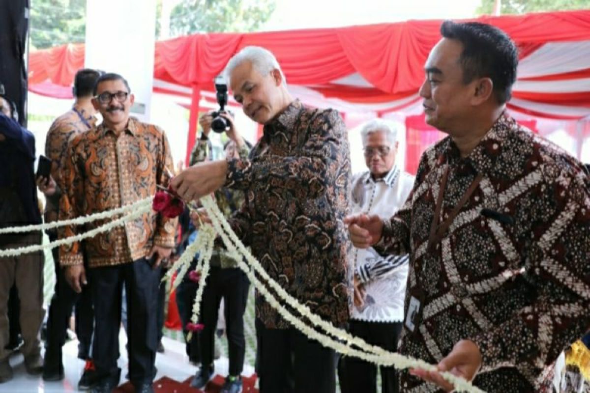 Gubernur Ganjar resmikan gedung baru Bank Jateng Cabang Yogyakarta