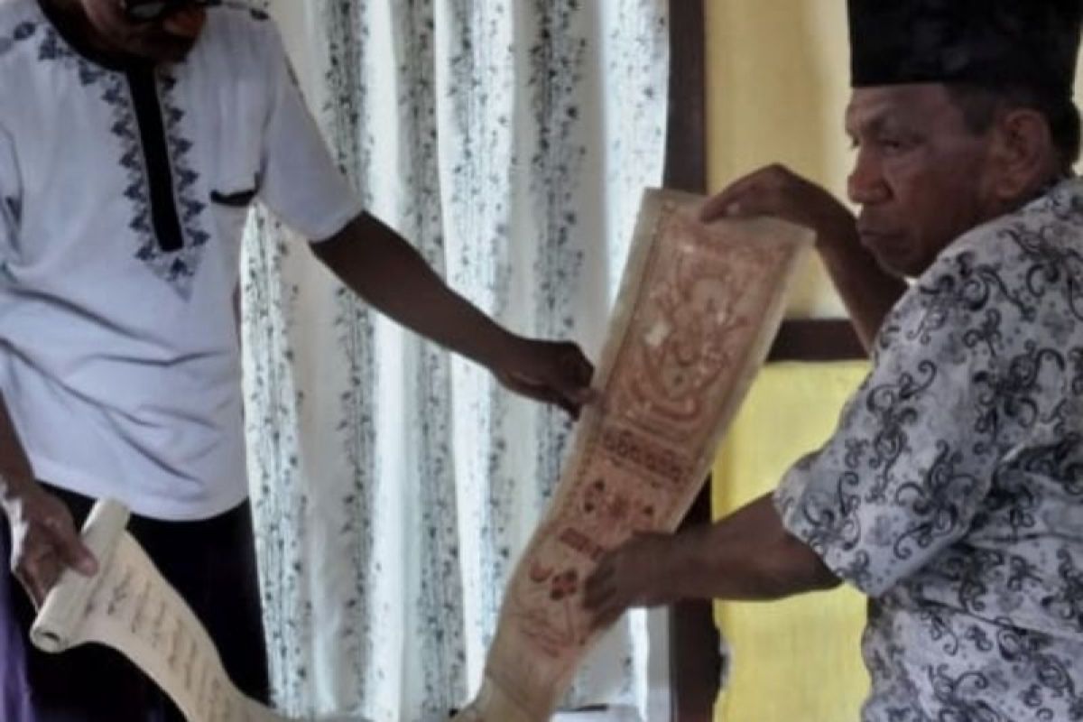 Tim Riset PRKKP BRIN teliti manuskrip kuno di Maluku